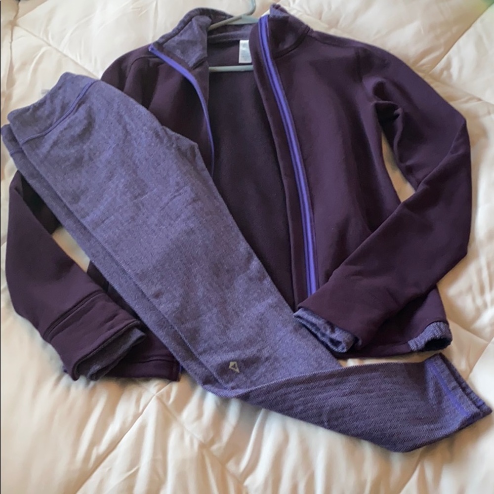 Lululemon/ivivvia set